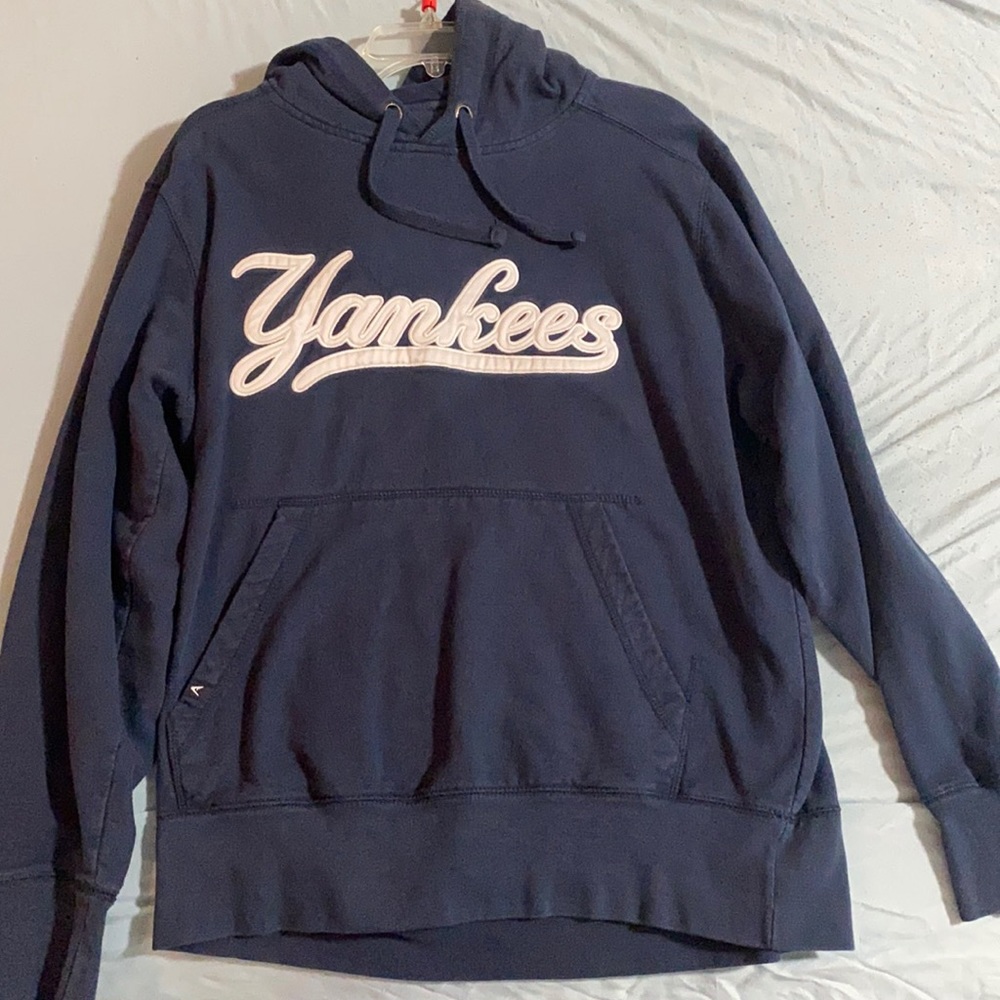 Men’s New York Yankees Sweatshirt